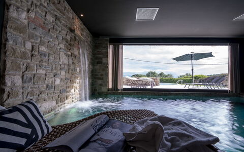 Villa delle Rose: Composite Material, Resort, Swimming Pool, Design, Bathtub, Hotel, Jacuzzi, Penthouse Apartment