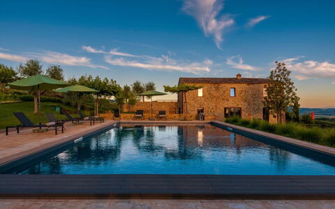 Podere Vigna Nuova: Blue, Swimming Pool, Estate, Villa, Landscaping, Farmhouse, Plantation, Hacienda, Mansion, Agriculture