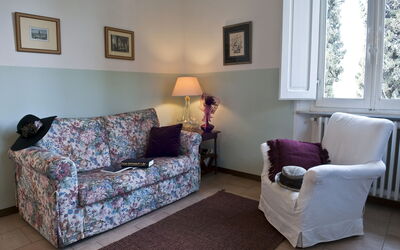 Swallow: Furniture, Interior Design, Couch, Flooring, Room, Floor, Living Room, Textile, Lighting, Table