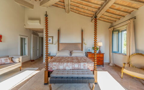 Casalberna: Furniture, Interior Design, Flooring, Floor, Bed, Bedroom, Home, Ceiling, Bed Frame, Bedding