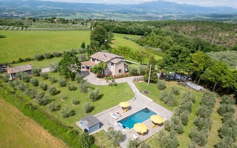Il Querceto: House, Residential Area, Rural Area, Estate, Home, Cottage, Bird'S-Eye View, Garden, Landscaping, Village