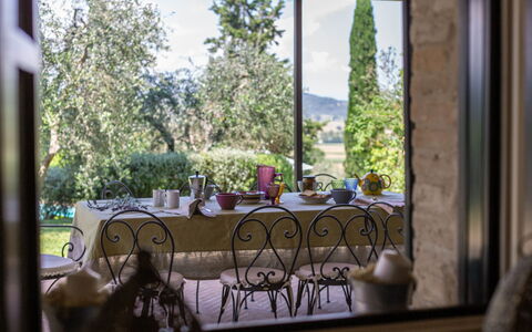 Podere i Poggi: Furniture, Chair, Kitchen & Dining Room Table, Tablecloth, Serveware, Restaurant, Eco Hotel, Houseplant, Dining Room