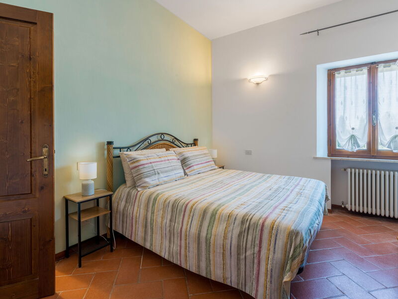 Accommodation:&nbsp;Mandorlo Apartment With Pool, Casole D'elsa