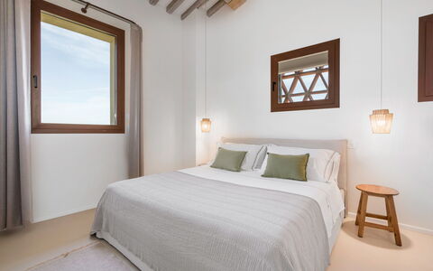 Belmonte Spereto Apartment With Pool, Montaione: Wall, Interior Design, Wood, Bedroom, Flooring, Floor, Ceiling, Home, Bed, Lighting