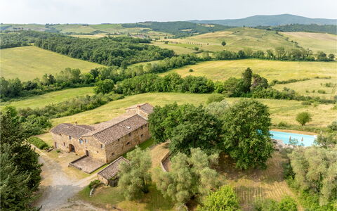 In the Heart of Chianti, Pool, Wifi, View - Lillia: Grass, Grassland, Landscape, Land Lot, Rural Area, Plain, Estate, Human Settlement, Farmhouse, Meadow