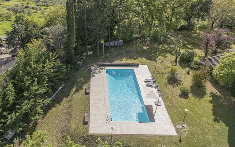 Cottage Monti Pet Friendly With Shared Pool: Swimming Pool, Garden, Landscaping, Shade, Resort, Estate, Backyard, Evergreen, Eco Hotel, Water Feature