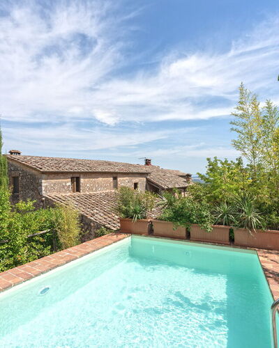 Podere Lorena, Charming Tuscan Farmhouse