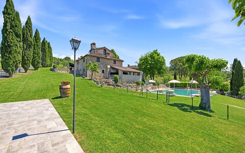La Dimora del Chianti Dimora: Stunning Tuscan Ston: Estate, Swimming Pool, Garden, Landscaping, Villa, Mansion, Lawn, Hacienda, Yard, Farmhouse