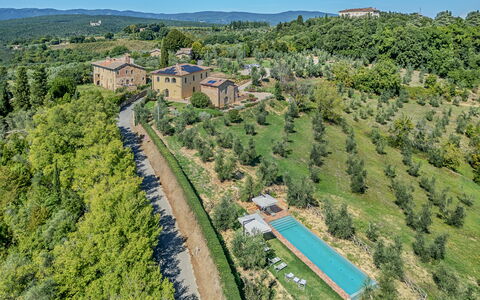 Villa del Mangia, 5Panoramic Pool and Chef Service: Tree, Landscape, Architecture, House, Home, Estate, Rural Area, Residential Area, Land Lot