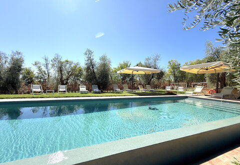 Villa del Mangia, 5Panoramic Pool and Chef Service: Swimming Pool, Tree, Resort, Outdoor Furniture, Garden, Shade, Eco Hotel, Landscaping, Hacienda, Estate