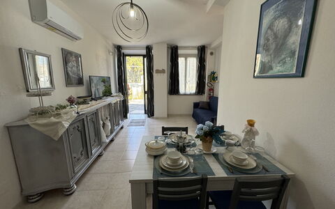 Il Volo Del Nibbio: Flooring, Furniture, Floor, Apartment, Chair, Kitchen & Dining Room Table, Houseplant, Living Room