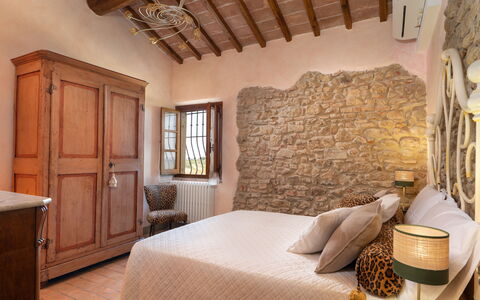 Casa Meletta: Furniture, Wall, Interior Design, Home, Flooring, Bedroom, Linens, Bed, Room, Bed Frame