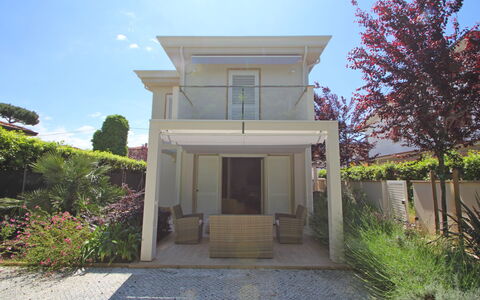 Casa Simonetta: Home, Residential Area, House, Architecture, Shrub, Door, Porch, Estate, Garden, Home Door