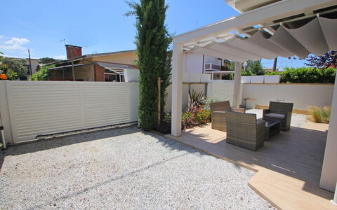 Casa Simonetta: Home, Shade, Garden, Composite Material, Backyard, Yard, Concrete, Landscaping, Courtyard, Patio