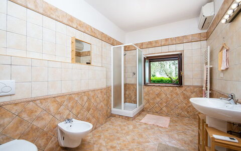 Casa Alloro, Ac, Wifi, Narni: Flooring, Floor, Interior Design, Ceiling, Plumbing Fixture, Tile, Room, Plumbing, Bathroom