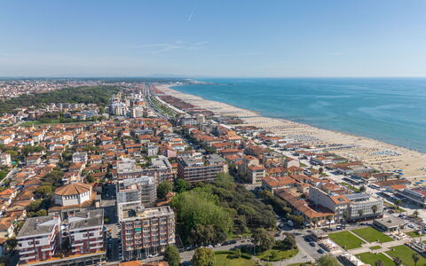 Appartamento Brezza Marina: Daytime, Urban Area, Residential Area, Horizon, Landscape, Bird'S-Eye View, Metropolitan Area, Urban Design, Human Settlement, Suburb