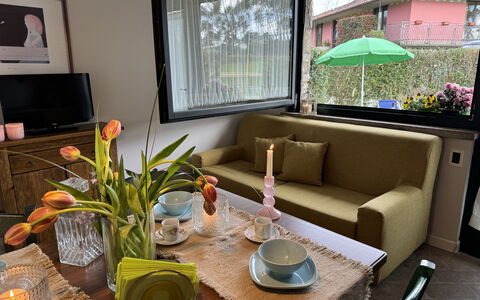 Green Hills 13: Wood, Interior Design, Furniture, Flooring, Room, Living Room, Couch, Houseplant, Coffee Table