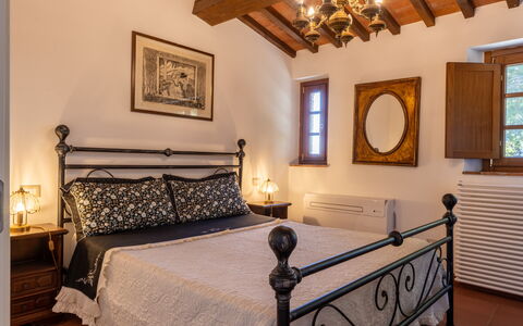 Tenuta i Mandorli, Pool, Wifi, Peccioli: Furniture, Bed, Bedroom, Flooring, Wood, Interior Design, Floor, Bedding, Bed Sheet, Ceiling