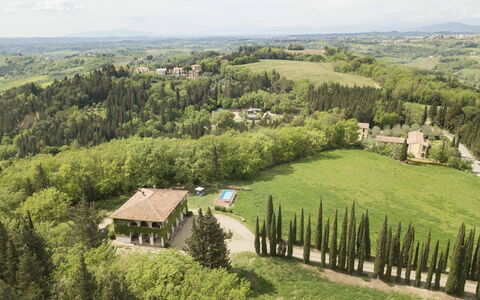 Villa Albertina: Grass, Shrub, Landscape, Land Lot, Grassland, Plain, Estate, Meadow, Hill Station, Farmhouse