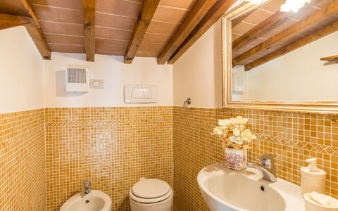 Antica Villa Della Lana: Wall, Flooring, Interior Design, Floor, Plumbing Fixture, Ceiling, Bathroom, Plumbing, Home, Tap