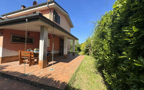 Dependance Egle: House, Home, Residential Area, Roof, Garden, Estate, Hacienda, Yard, Shade, Backyard