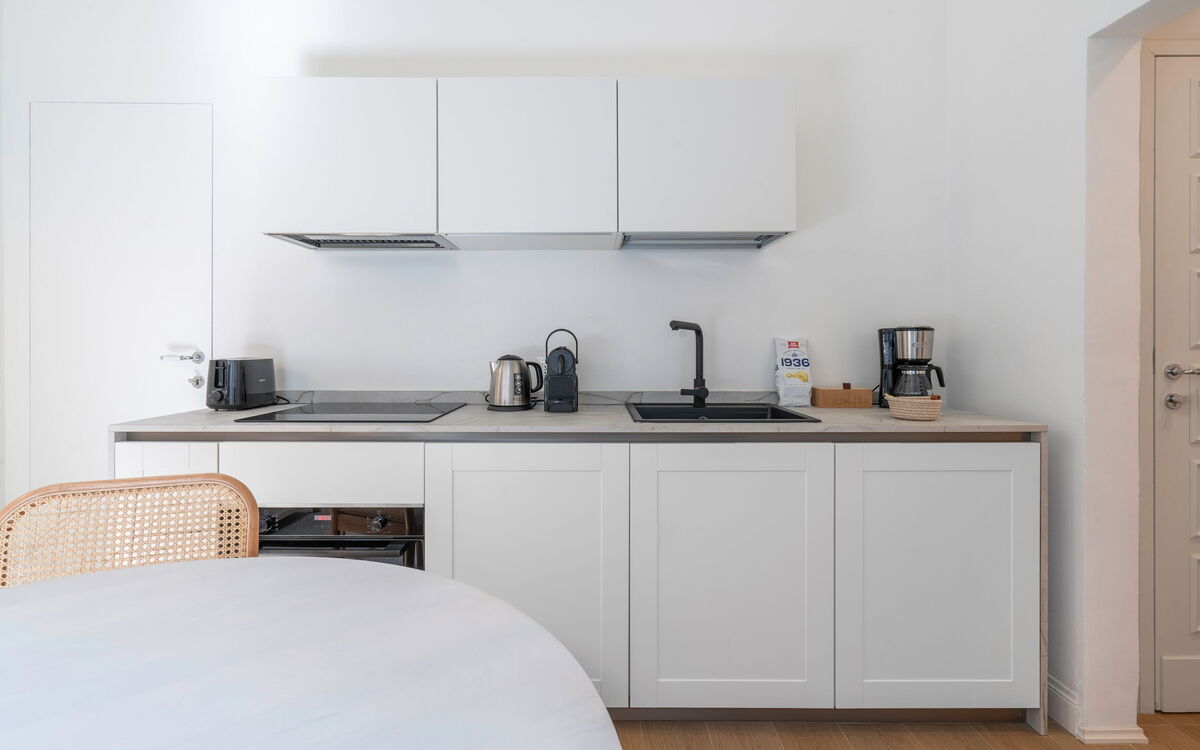 Accommodation:&nbsp;Deservi Elegant Apt. Leonardo