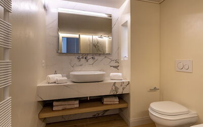 Accommodation:&nbsp;Deservi Elegant Apt. Botticelli