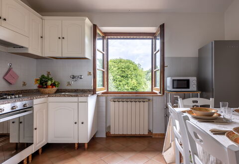 Oliveto Del Cantarello: Interior Design, Kitchen Appliance, Kitchen, Wood, Furniture, Flooring, Major Appliance, Cabinetry, Countertop, Room