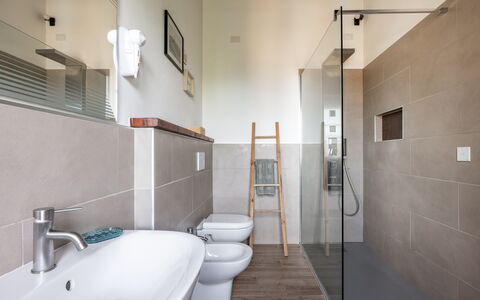 Maria Gabriella Holiday Home In Monticchiello: Flooring, Wall, Floor, Bathroom, Plumbing Fixture, Interior Design, Plumbing, Lighting, Ceiling, Tap