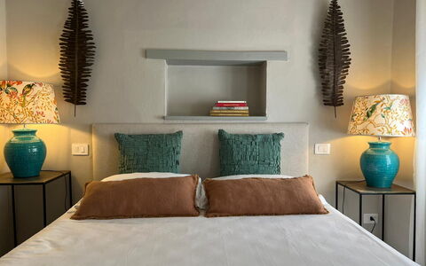 Guelfa 60: Furniture, Bed, Interior Design, Bedroom, Bedding, Wall, Bed Sheet, Cushion, Linens, Room