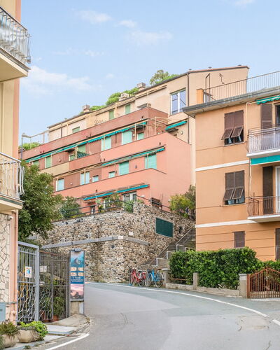 Casa Dolly, Monterosso 5 Terre: Wall, Building, Residential Area, Apartment, Neighbourhood, Town, Architecture, Home, Urban Design, Human Settlement