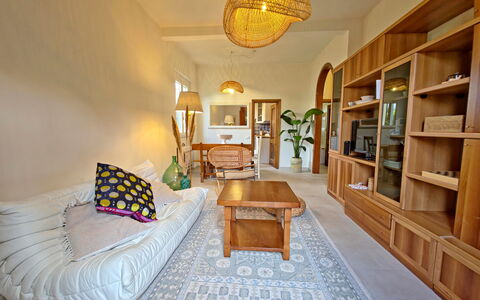 Villetta Tonfano: Furniture, Interior Design, Flooring, Floor, Wood, Ceiling, Couch, Living Room, Room, Home