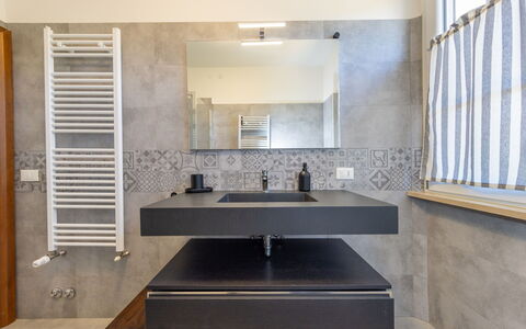 Enda: Flooring, Interior Design, Plumbing Fixture, Wall, Floor, Bathroom Sink, Sink, Bathroom, Tap, Ceiling