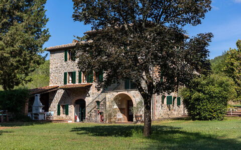 Mulino di Carpineto with Pool Gaiole in Chianti: Tree, Rural Area, Estate, Lawn, Farmhouse, Hacienda, Landscaping, Villa, Park
