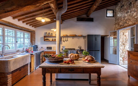 Il Gabbro, Luxury Experience: Interior Design, Kitchen, Furniture, Flooring, Wood, Ceiling, Home, Floor, Countertop, Lighting