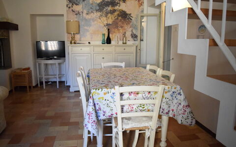 Appartamento la Fontana, Assisi: Furniture, Interior Design, Flooring, Wood, Floor, Dining Room, Chair, Table, Kitchen & Dining Room Table, Room