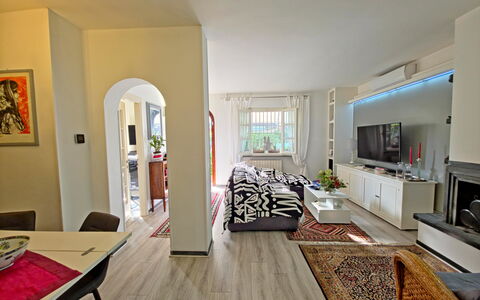 I Cipressi: Furniture, Interior Design, Flooring, Floor, Couch, Wood, Ceiling, Room, Living Room, Apartment