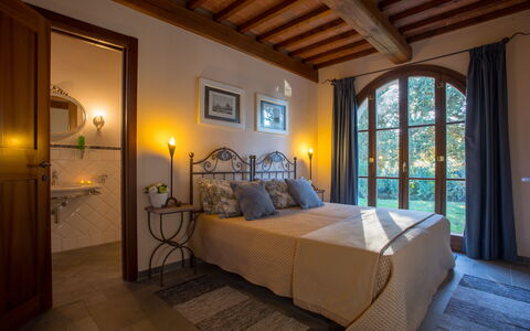 Villa Peccioli: Furniture, Interior Design, Wall, Bedroom, Wood, Ceiling, Flooring, Room, Bed, Floor
