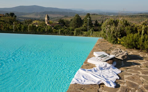 Podere Sangiovese, Pool and View in Chianti: Blue, Swimming Pool, Composite Material, Resort, Thermae, Water Feature, Resort Town, Hacienda, Eco Hotel
