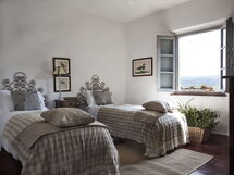 Podere Sangiovese, Pool and View in Chianti