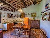 Secluded Wine Rustic Estate: 1300S Castle Suite &