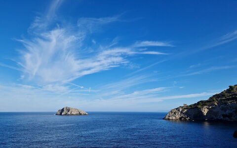 Stella Marina Apartment with Pool, Porto Santo Ste: Sky, Blue, Water, Horizon, Rock, Coastal And Oceanic Landforms, Sea, Coast, Promontory