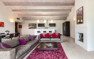 Accommodation:&nbsp;Villa Aquila