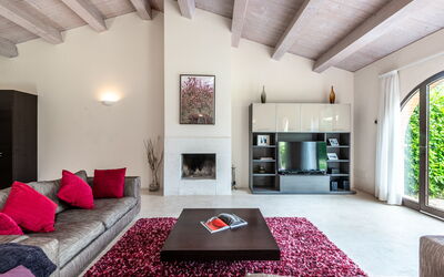 Accommodation:&nbsp;Villa Aquila