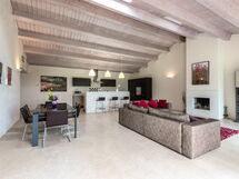 Accommodation:&nbsp;Villa Aquila