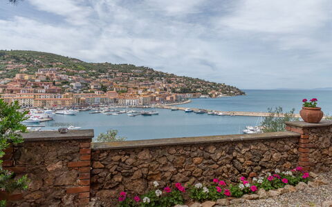 Villa Fior di Roccia: Blue, Horizon, Coast, Sea, Coastal And Oceanic Landforms, Ocean, Resort Town, Bay