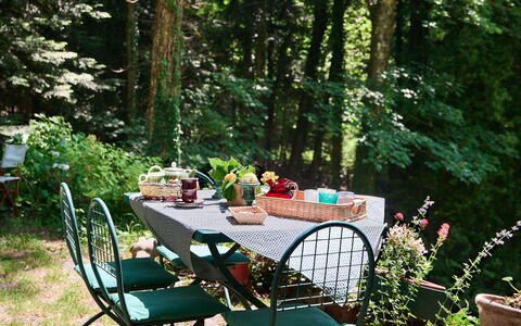 Il Gallinaio, Vivo D'Orcia: Furniture, Outdoor Furniture, Outdoor Table, Garden, Plant Community, Chair, Groundcover, Spring, Backyard, Tablecloth