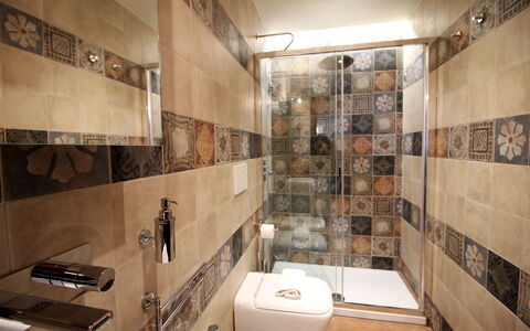 La Casa sulla Piazza: Plumbing Fixture, Bathroom, Flooring, Interior Design, Tile, Floor, Toilet Seat, Plumbing, Toilet, Tap