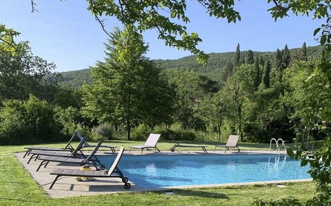 Podere i Prati: Tree, Outdoor Furniture, Furniture, Swimming Pool, Shade, Leisure, Garden, Sunlounger, Landscaping, Eco Hotel