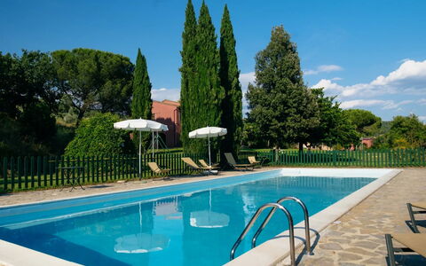 Agriturismo le Case Rosse di Montebuono: Swimming Pool, Outdoor Furniture, Shade, Resort, Eco Hotel, Garden, Estate, Hacienda, Sunlounger, Landscaping